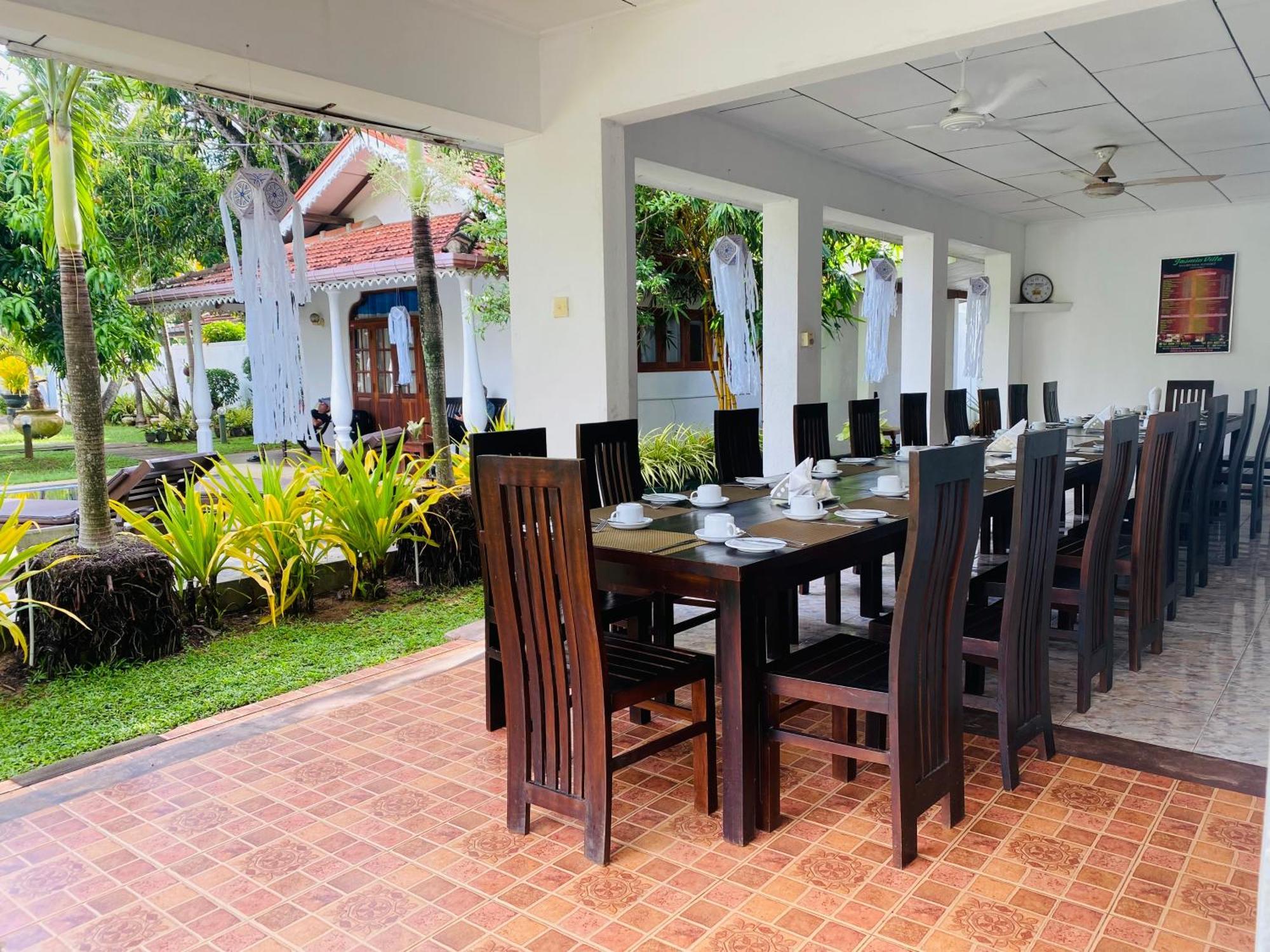 Sujeewani Villa Negombo Exterior photo