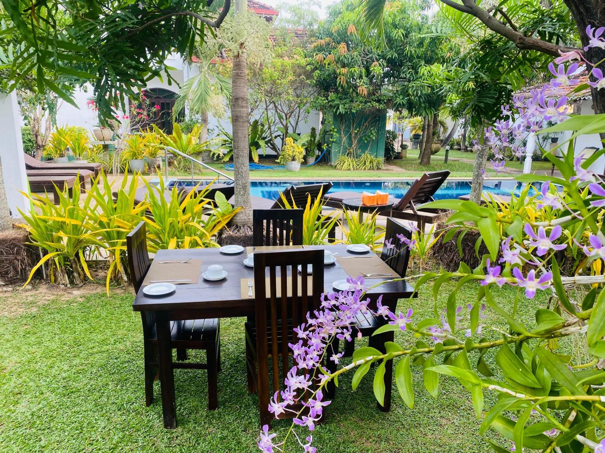 Sujeewani Villa Negombo Exterior photo