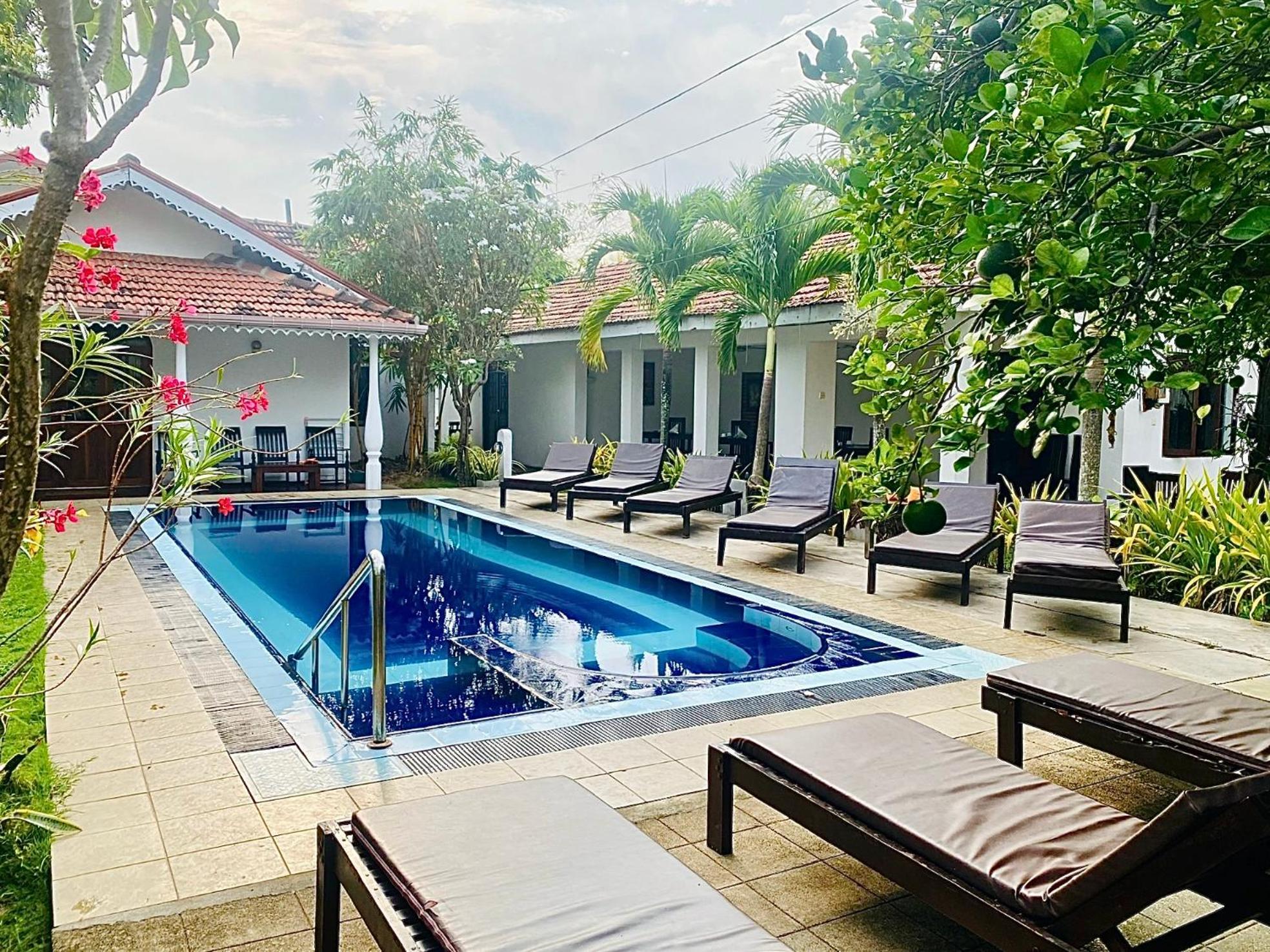 Sujeewani Villa Negombo Exterior photo