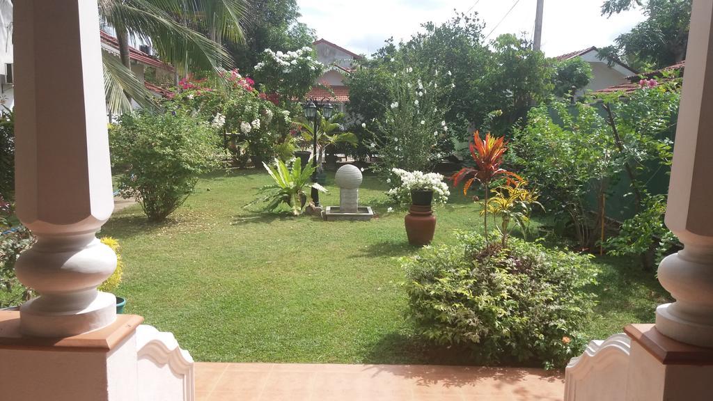 Sujeewani Villa Negombo Exterior photo