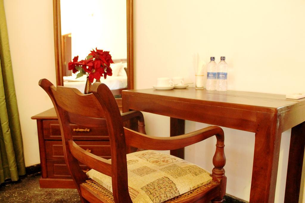 Sujeewani Villa Negombo Exterior photo