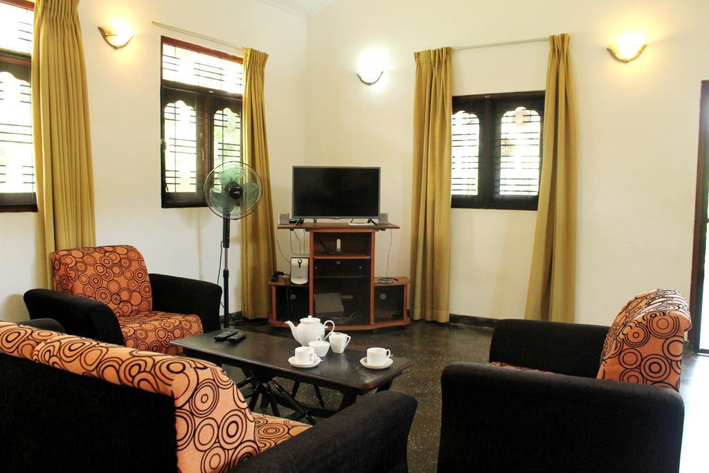 Sujeewani Villa Negombo Exterior photo