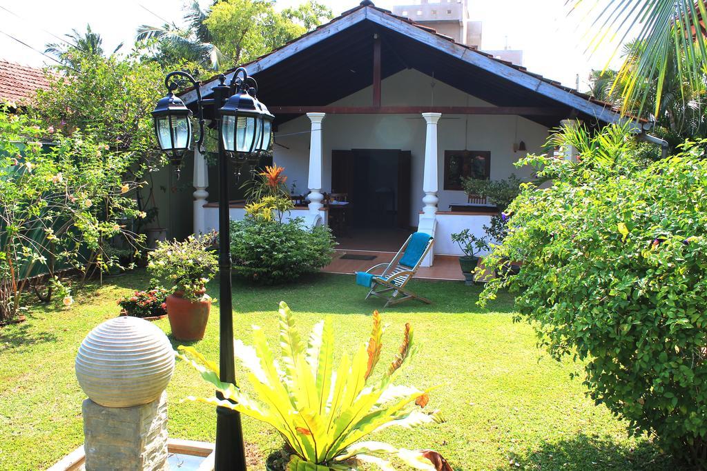 Sujeewani Villa Negombo Exterior photo
