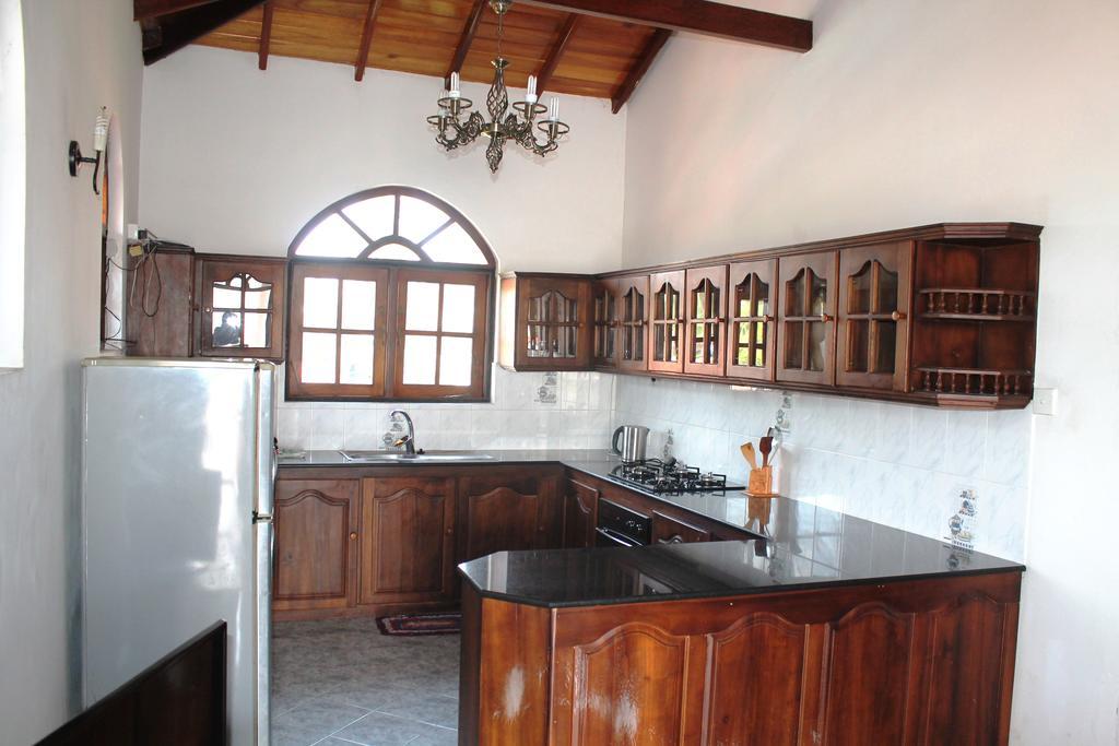Sujeewani Villa Negombo Exterior photo