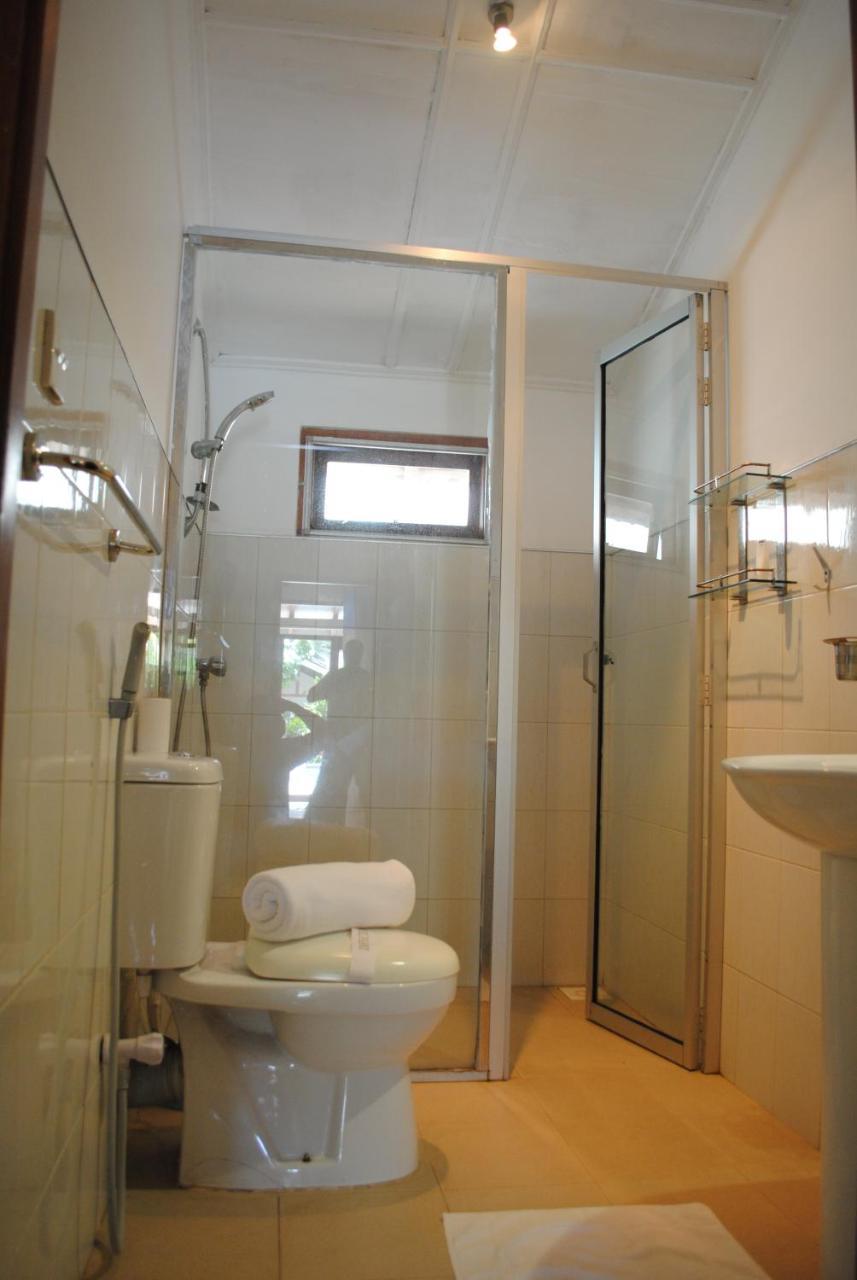 Sujeewani Villa Negombo Room photo