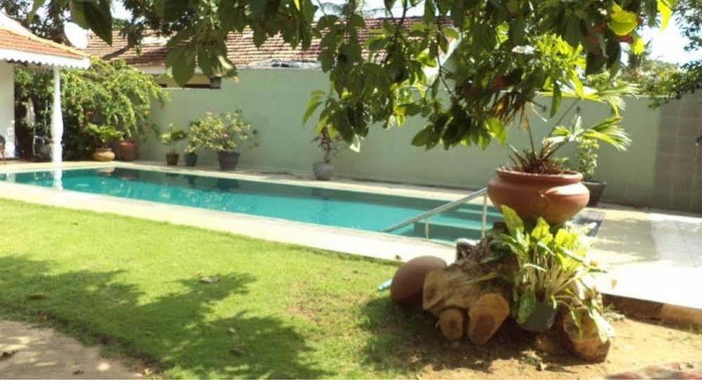 Sujeewani Villa Negombo Exterior photo