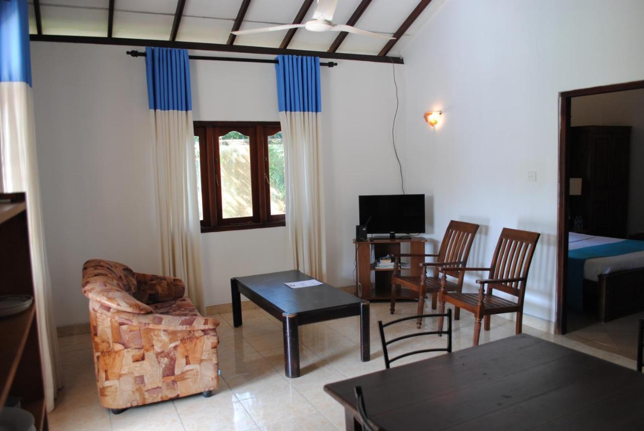 Sujeewani Villa Negombo Exterior photo